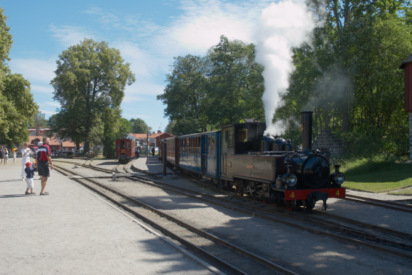 Mariefreds station drivs av Östra Södermanlands Järnvägar, medlemsorganisation i Museibanornas riksorganisation, som är en av föreningarna som fått bidrag.