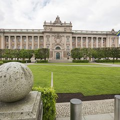 Östra riksdagshuset sett från Norrbro.