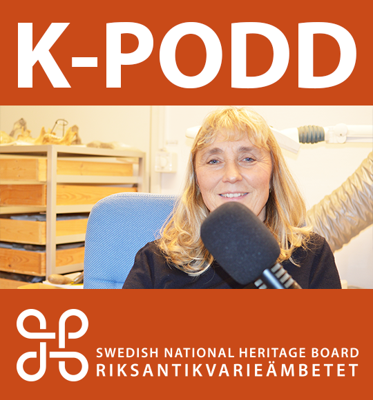 Stor text K-PODD och ett foto på osteologen Caroline Ahlström Arcini