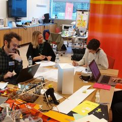 Fotot visar en arbetsgrupp i full aktion under 2019-års Hack for Heritage som arrangerades i Visby.