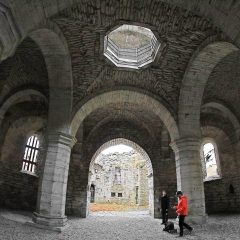 Interiör mot koret i Helge Ands ruin i Visby.