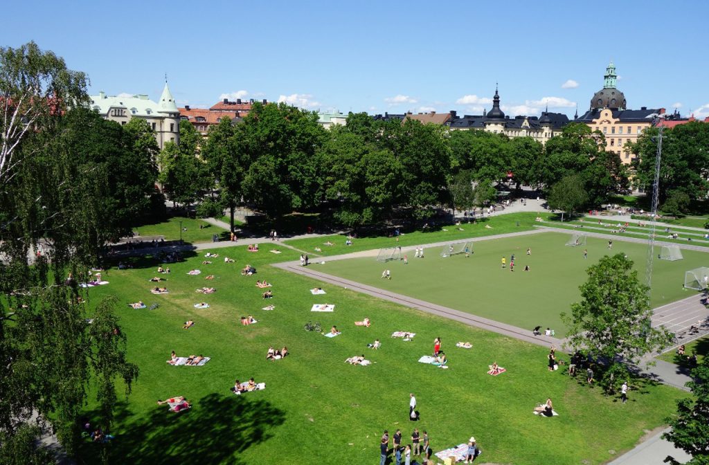 Bild på parkmiljö, Vasaparken i Stockholm som är en typ av gestaltad livsmiljö.