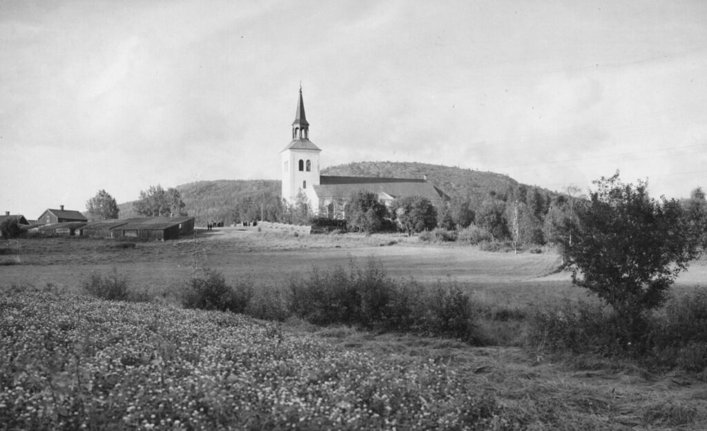 Vibyggerå kyrka med omgivning.