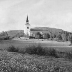 Vibyggerå kyrka med omgivning.