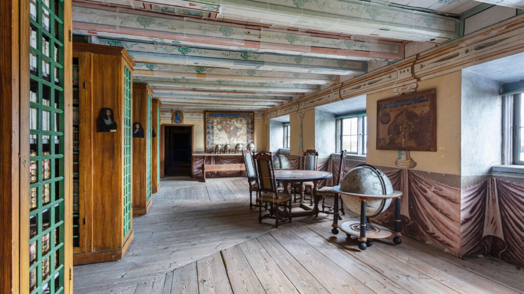 Interiör från biblioteket på Skoklosters slott