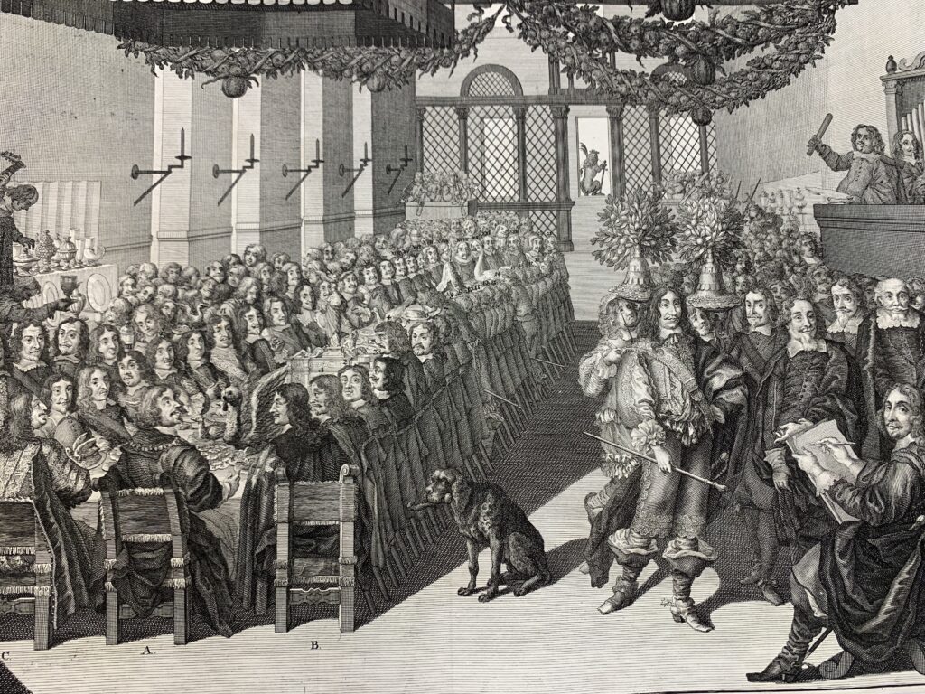 Ett svartvitt kopparstick med personer som sitter runt ett bord samt en hund och andra personer som står upp klädda i 1600-talskläder.