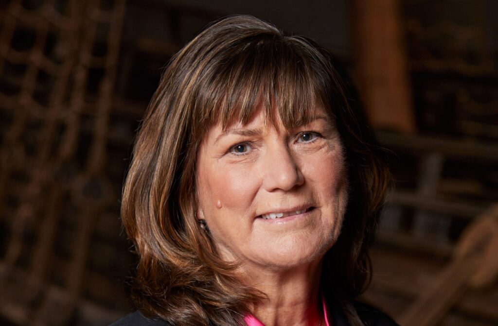 Kvinna med mörkt hår