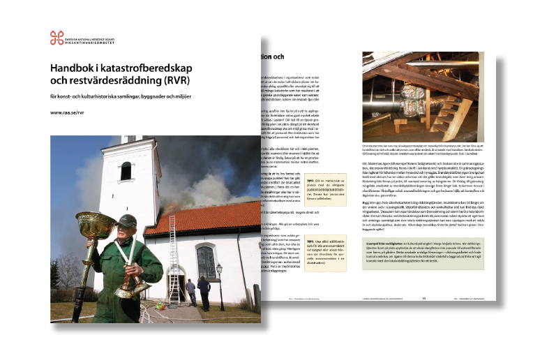 Skärmdump på omslag och två sidor från handboken.