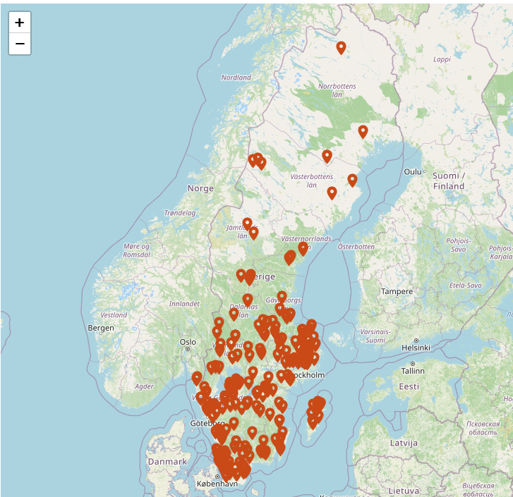 Kartvy över Sverige med flera hundra röda pins som pekar ut var det finns arrangemang.